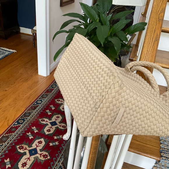 Naghedi St Barth medium tote in Ecru - Picture 2 of 9